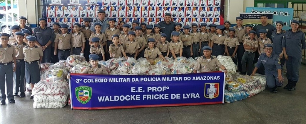 Alunos arrecadam 6 toneladas em doações durante ação social em Manaus