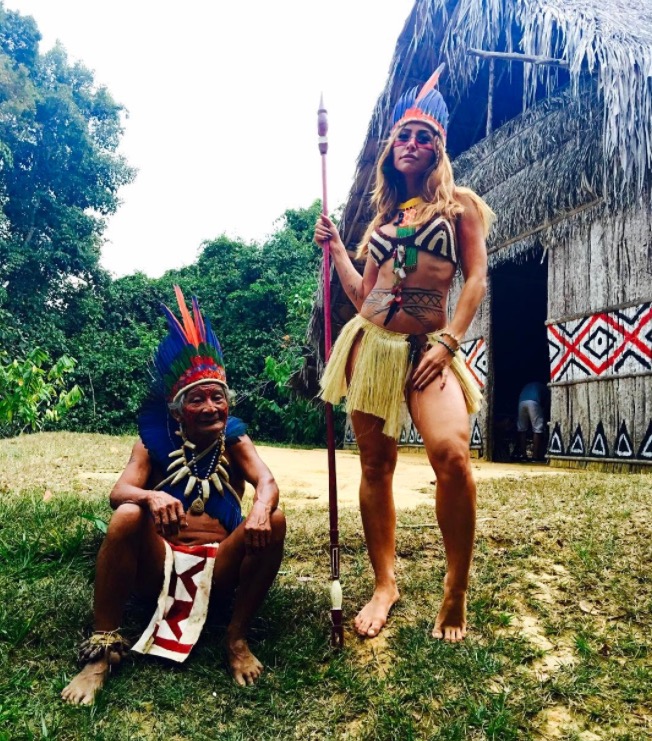 Sabrina Sato posta foto no Amazonas para comemorar o Dia do Índio 