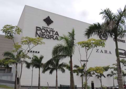 Polícia Militar realiza exposição em shopping de Manaus  