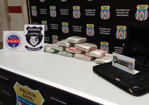 Mulher é flagrada transportando 12 kg de drogas em aeroporto de Manaus