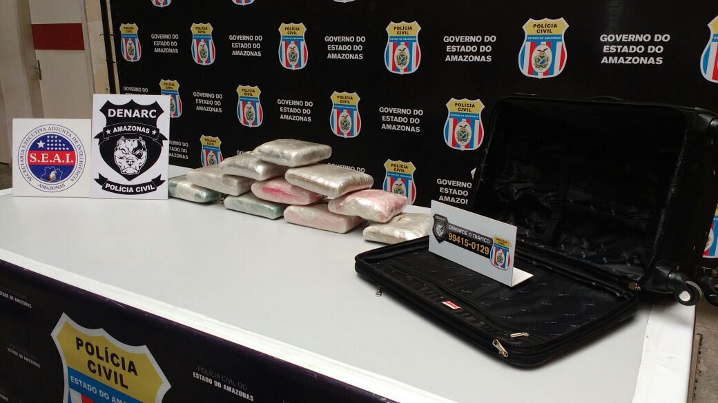 Mulher é flagrada transportando 12 kg de drogas em aeroporto de Manaus