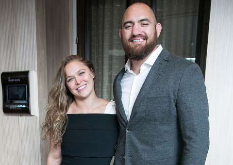 Ronda Rousey anuncia noivado com lutador do UFC