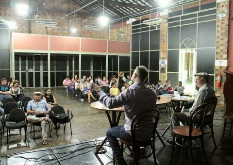  Seminário aborda importância da leitura de obras clássicas