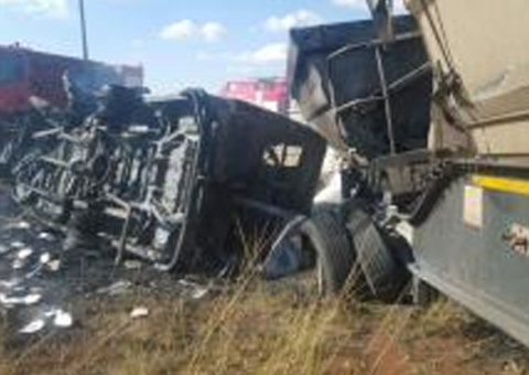 Acidente com transporte escolar mata 18 crianças e 2 adultos na África do Sul