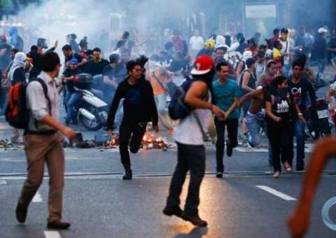 Governos da América Latina criticam onda de violência na Venezuela