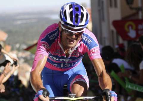 Campeão da Volta da Itália 2011 de ciclismo morre atropelado