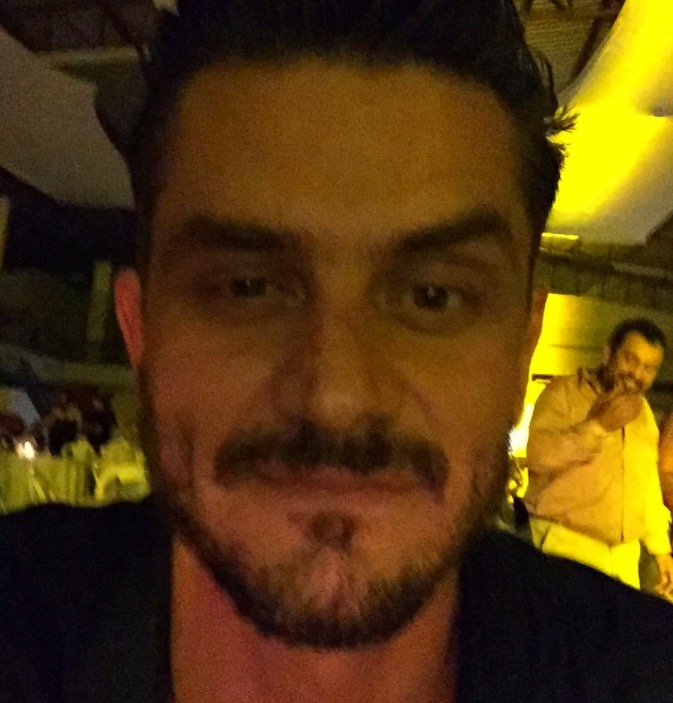 Marcos é tietado em baile e dispara sobre ex-bbb: 'queria que estivesse aqui comigo' 