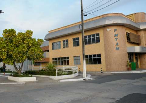 Criança é internada em estado grave com meningite em Manaus