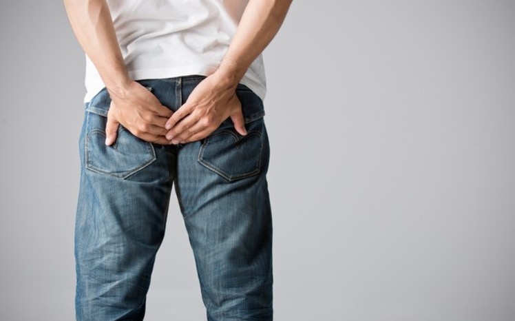 Dedada no ânus: Homens contam como foram experiências