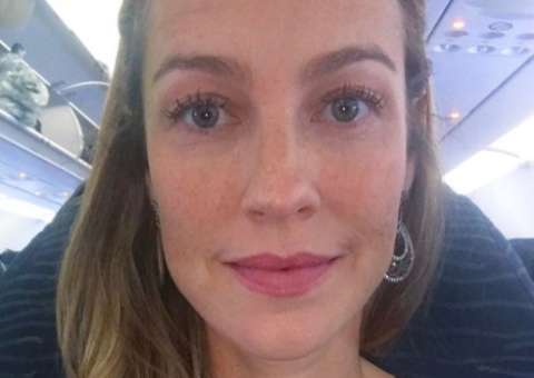 Após um ano desempregada, Luana Piovani fica morena para gravar filme