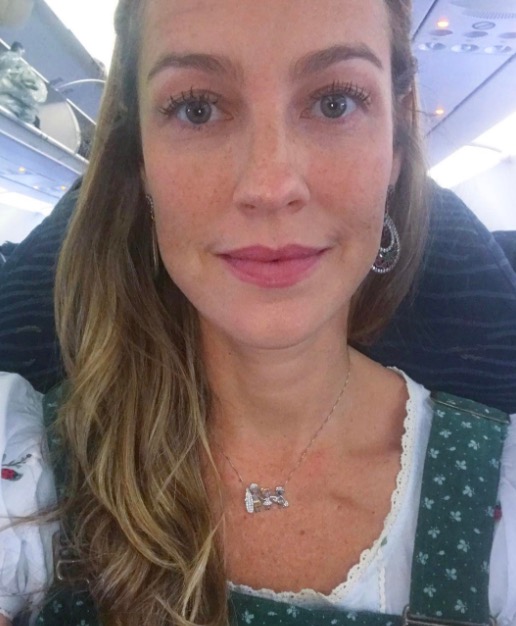 Após um ano desempregada, Luana Piovani fica morena para gravar filme