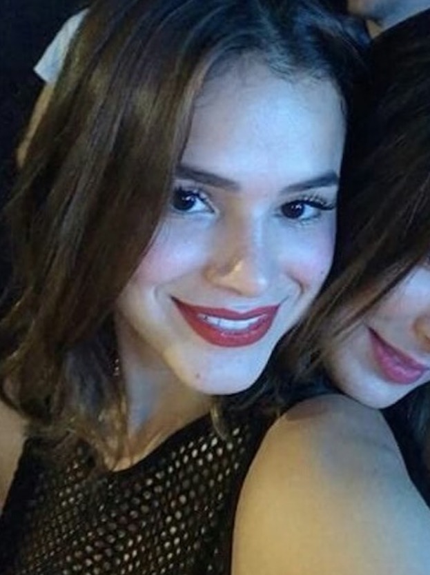 Após temporada com Neymar, Bruna Marquezine cai no funk e faz 'quadradinho'