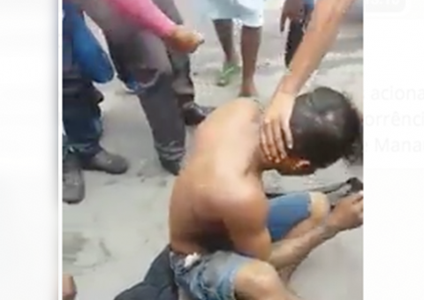Populares reagem a assalto em ônibus e espancam suspeito em Manaus