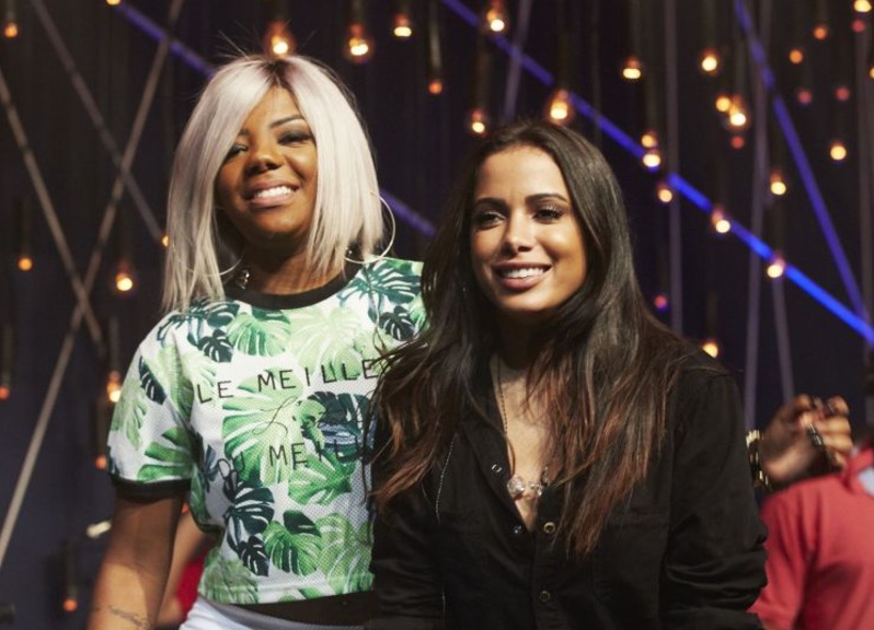 Anitta chama Ludmilla para comandar programa “Música Boa Ao Vivo”