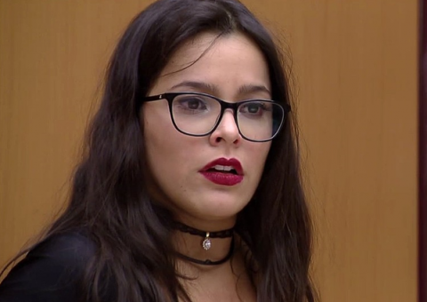 Ex-BBB Emilly ressurge no Instagram após polêmica e aplicativo sai do ar