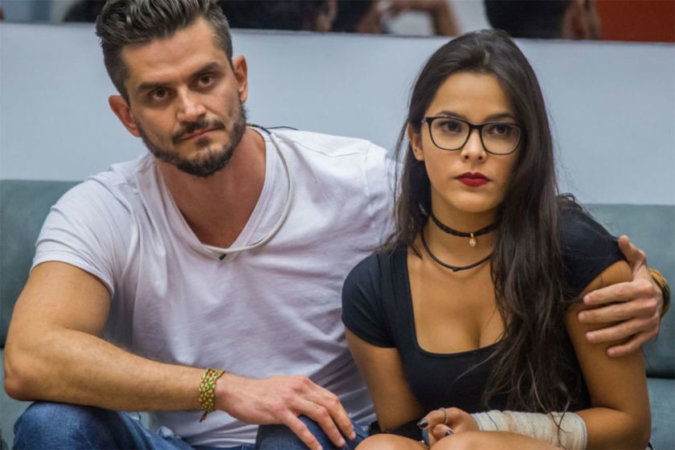 Ex-BBB Emilly não se pronuncia sobre revelação de Marcos e médico ganha apoio na web