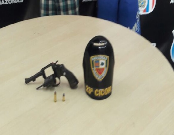 Dupla é presa em flagrante acusada de roubar ônibus em Manaus