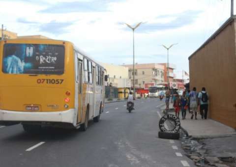 Bandidos assaltam ônibus e amedrontam populares na zona Leste de Manaus