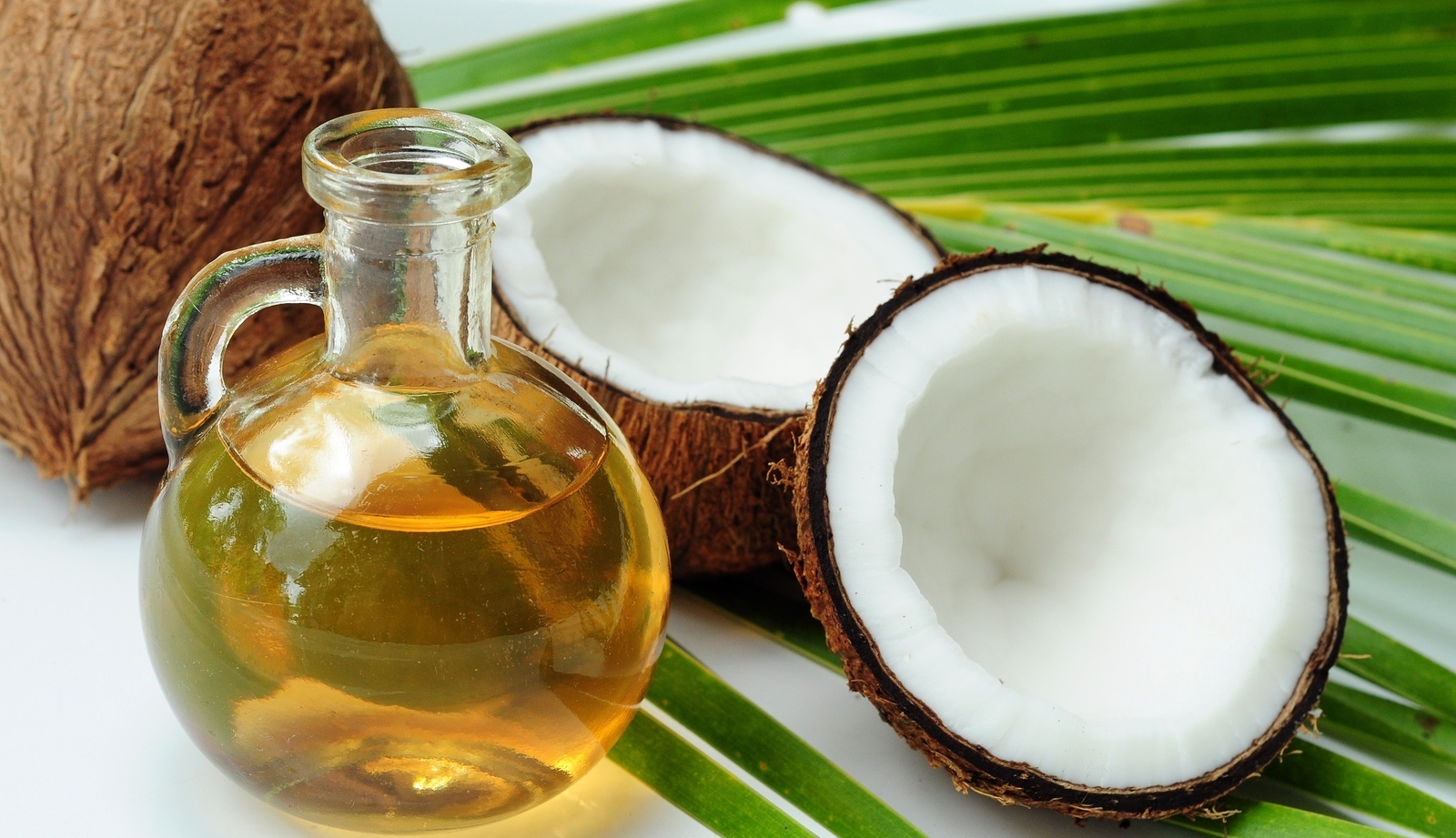 Óleo de coco pode fazer você anos mais jovem se usar desta maneira