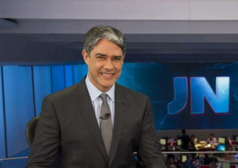 William Bonner é aconselhado por amigos a assumir namoro com médica