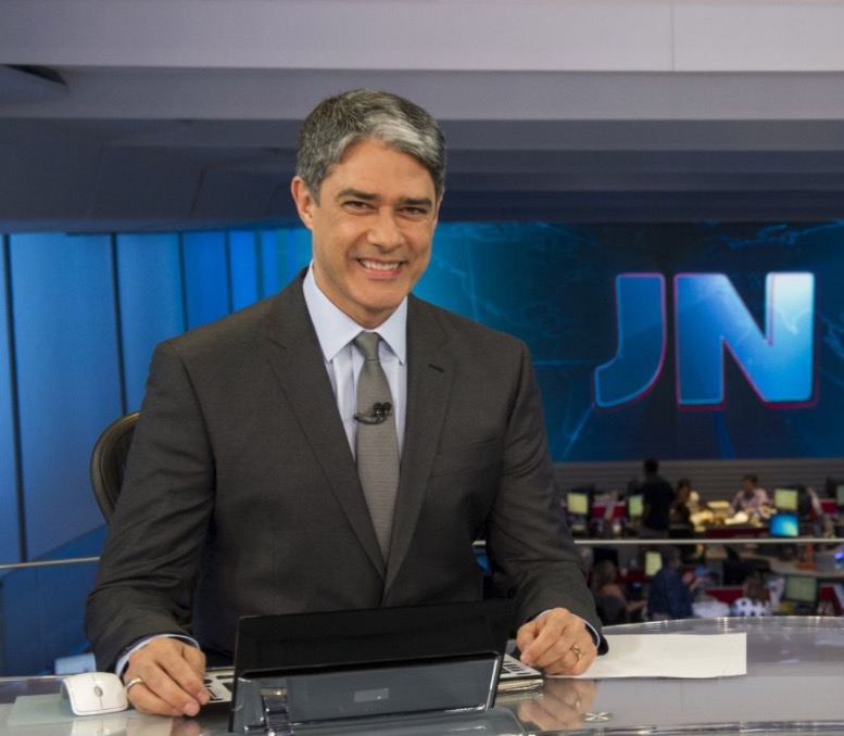 William Bonner é aconselhado por amigos a assumir namoro com médica