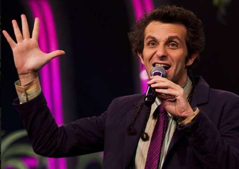 Ator e diretor Márcio Ballas traz experiência do teatro de improviso para Manaus