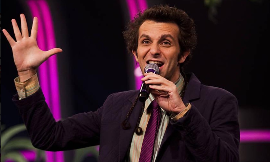 Ator e diretor Márcio Ballas traz experiência do teatro de improviso para Manaus