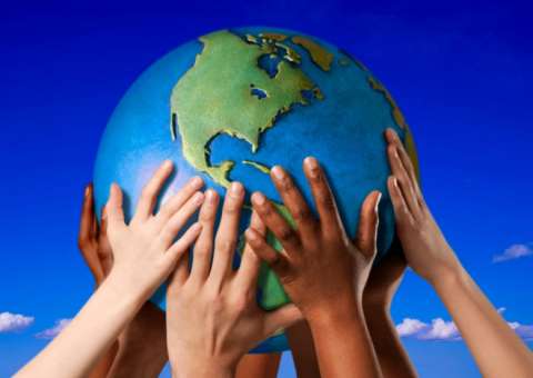 Em Manaus, projeto realiza exposição fotográfica e oficina de reeducação ambiental 