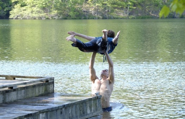 Remake de Dirty Dancing ganha teaser com Abigail Breslin