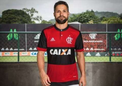 Com Diego como modelo, Flamengo lança novo uniforme nas redes sociais