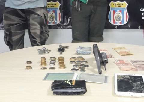 Dupla é detida em flagrante por assalto na zona Norte de Manaus