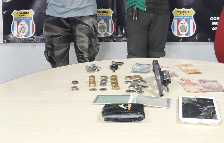 Dupla é detida em flagrante por assalto na zona Norte de Manaus