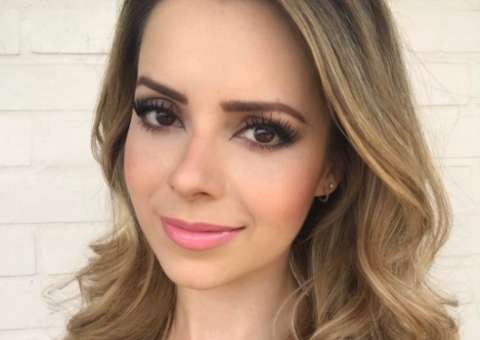 Sandy rebate internauta após ser acusada de ter feito plástica no nariz