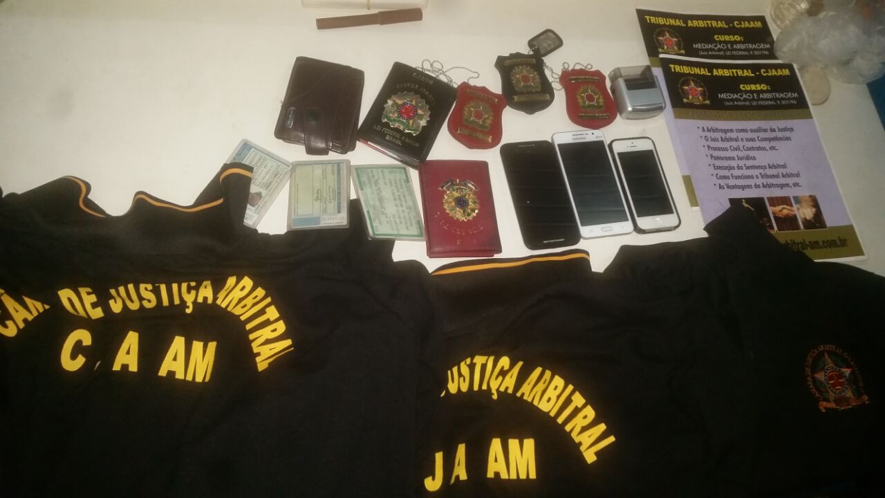 Dupla é presa acusada de falsificar documentos no Amazonas