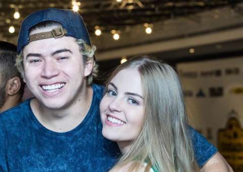 Whindersson Nunes rebate comentário de fã sobre noiva estar com ele por dinheiro