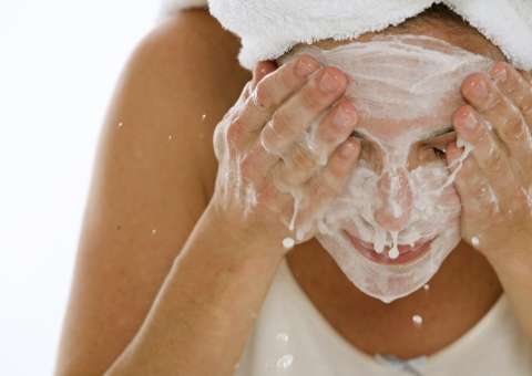 Com apenas 2 ingredientes você se livra de rugas e imperfeições do rosto