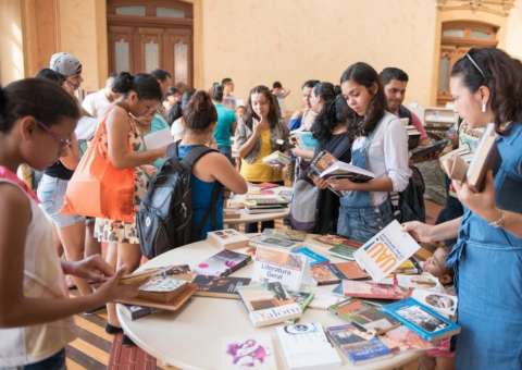 Nova edição da Feira de Troca de Livros e Gibis acontece neste domingo