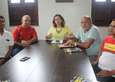 Centrais sindicais convocam população para greve geral nesta sexta-feira