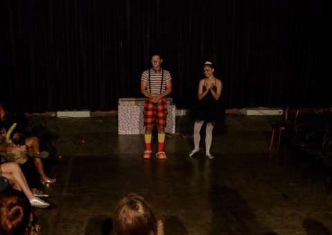 Espetáculos O Palhaço e a Bailarina e Vocês viram meu cachorro? são encenados no Café Teatro