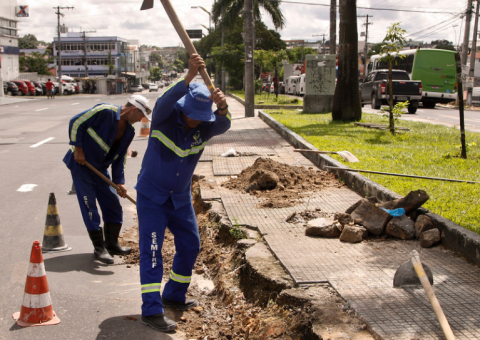 Prefeitura revitaliza praças em quatro pontos da cidade