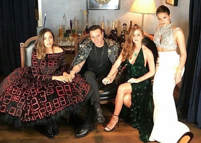 Baile de gala reúne famosos nacionais e internacionais em SP; veja fotos 