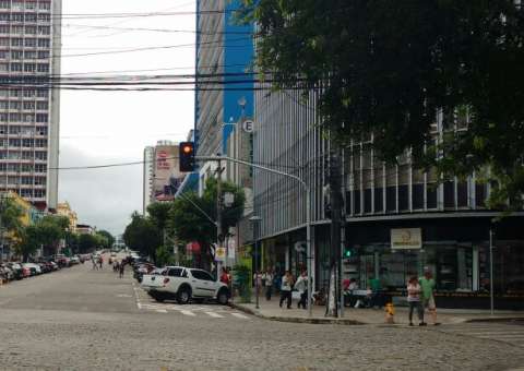 Saiba como vai funcionar o comércio no feriado do Dia do Trabalhador