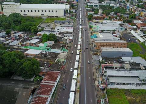 Manifestação: Ônibus voltam a paralisar as atividades no Centro de Manaus