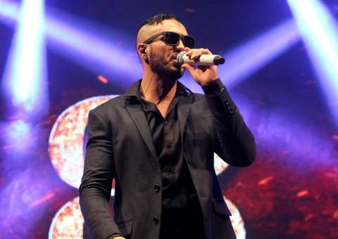 Belo faz show em Parintins neste sábado