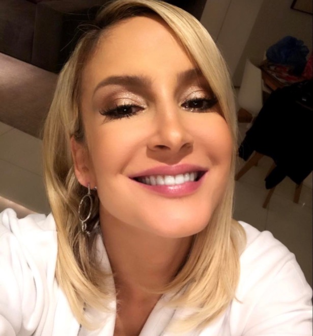 Claudia Leitte e mais artistas estão na mira da Receita Federal