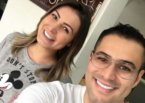  Andressa Urach distribui comida para moradores de rua em SP