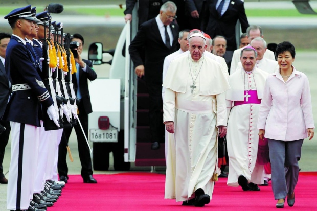 Papa pede mediação para por fim à crise da Coreia do Norte e evitar uma guerra devastadora 