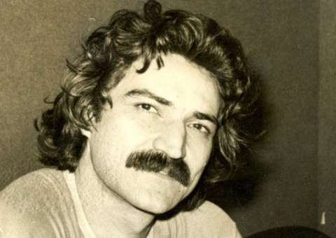  Cantor e compositor Belchior morre aos 70 anos no RS