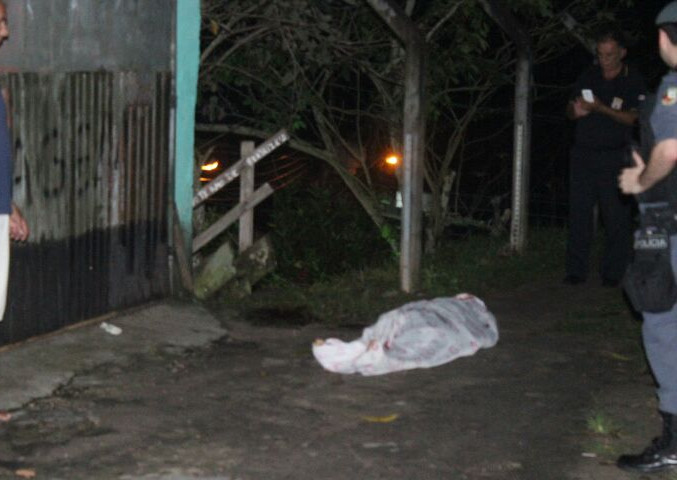 Homem morre a tiros após sair de lanche em Manaus