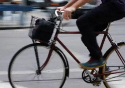 Jovem morre após atropelar mulher com bicicleta em Manaus